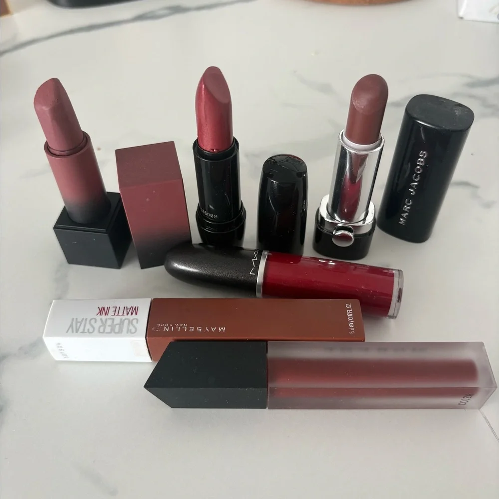 MAC Cosmetics Bold Red Lipstick - Picture 8 of 8
